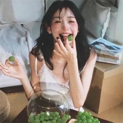 莲花闹海棠